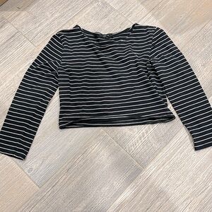 Long sleeve, crop top